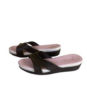 Crocs Cyprus 2 Wedge Women’s Brown Sandals.  Size 8